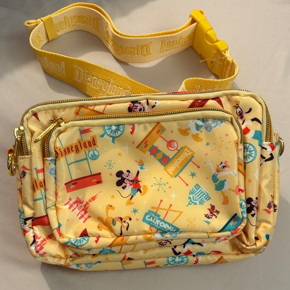 Disneyland Fanny Pack - Picture 1 of 3